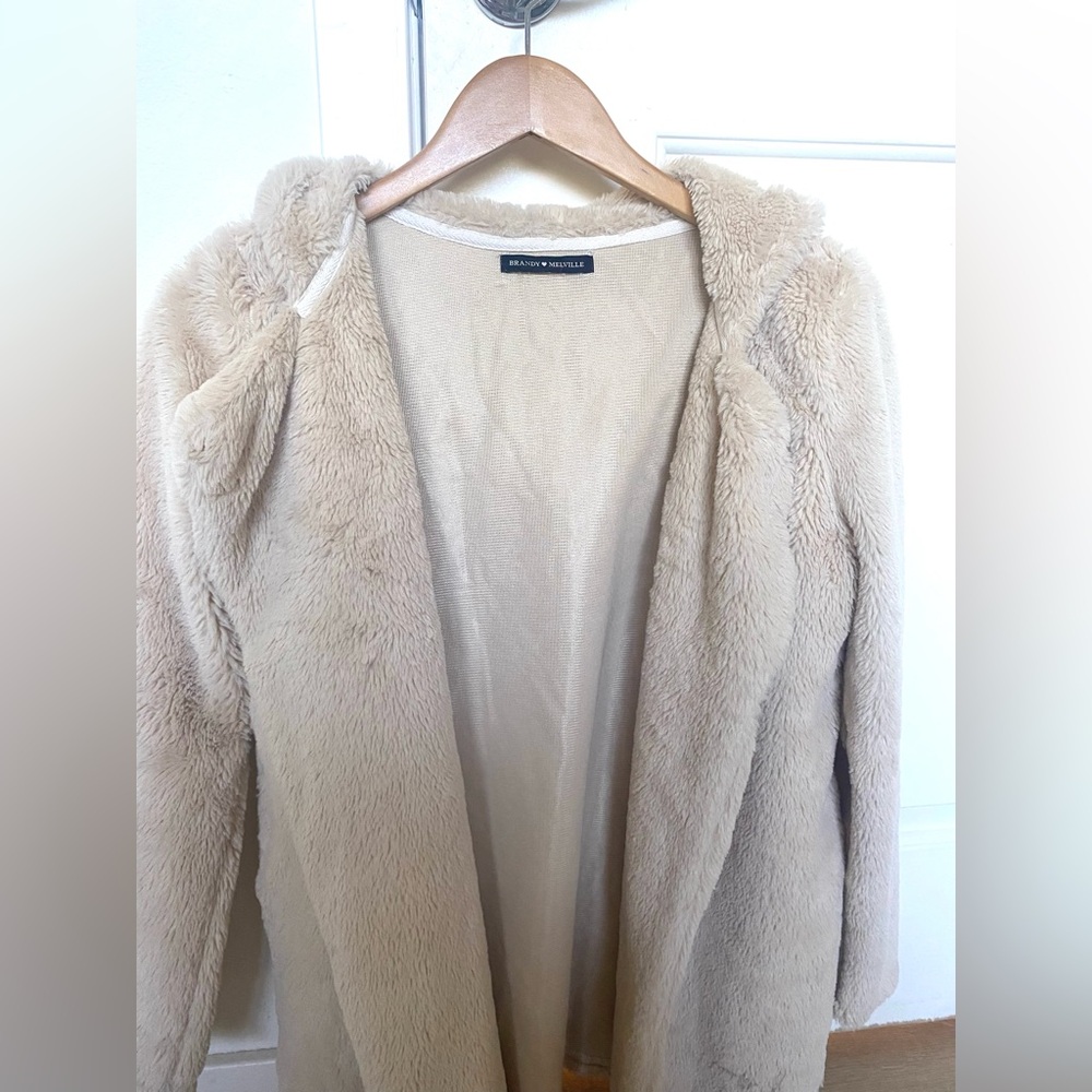 Brandy Melville Cream Teddy Hooded Faux Fur Jacket Coat - Picture 10 of 11